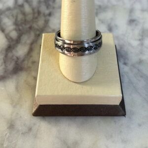 Silver Wave Pattern Ring